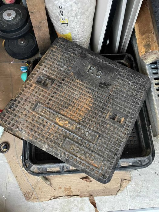 1 Tampa Saneamento Ferro Fundido 60X60 LISA D 400 (tenho 3 UNIDADES)