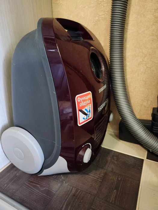 Продам Пилосос Samsung