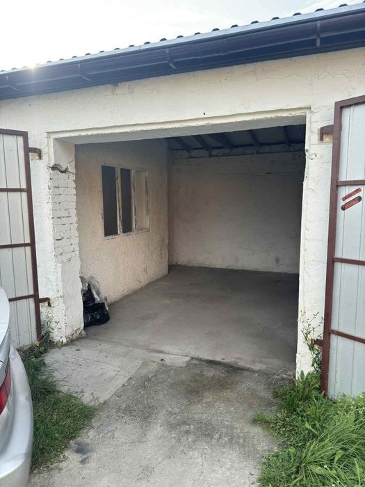 Na sprzedaż dwa garaże 30m2