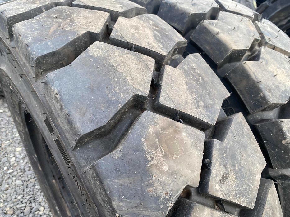 Opony 12.00-20 TRELLEBORG T-900, BKT POWER TRAX HD 100% Bieżnika