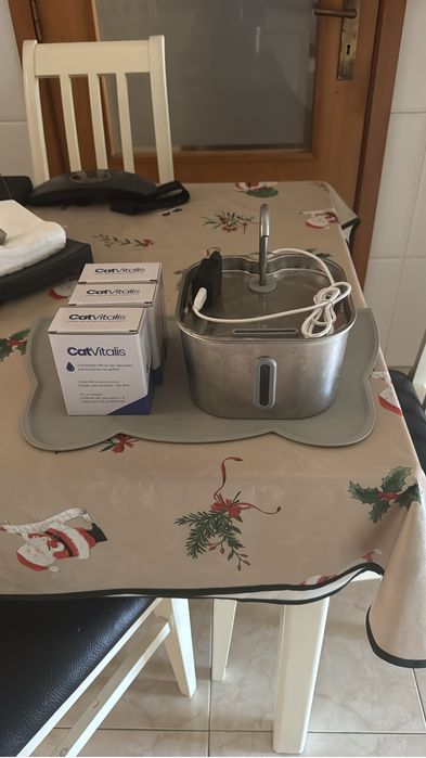 Bebedouro para gatos em inox