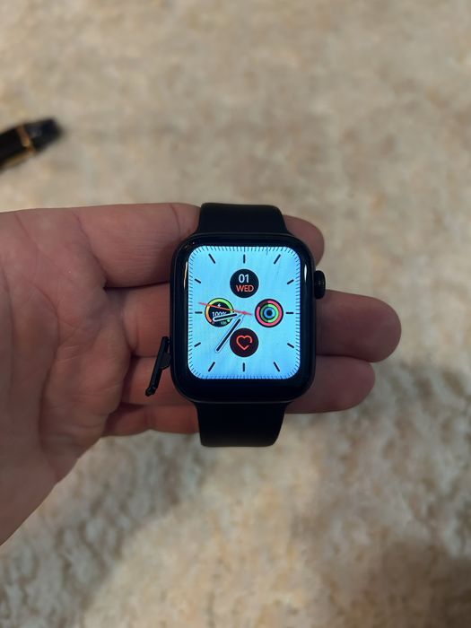 Smartwatch 44mm – sport, puls, ekran dotykowy
