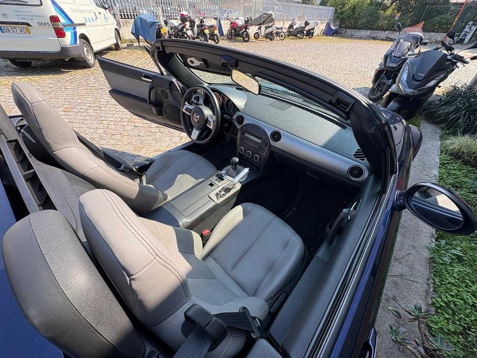 Mazda MX 5 de 2008 Cabrio com Hard Top de abertura automática