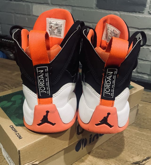 Кроссовки  Nike Team Hustle