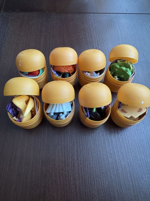 Kinder коллекції Marvel, Barbie 2013, принцеси 2022