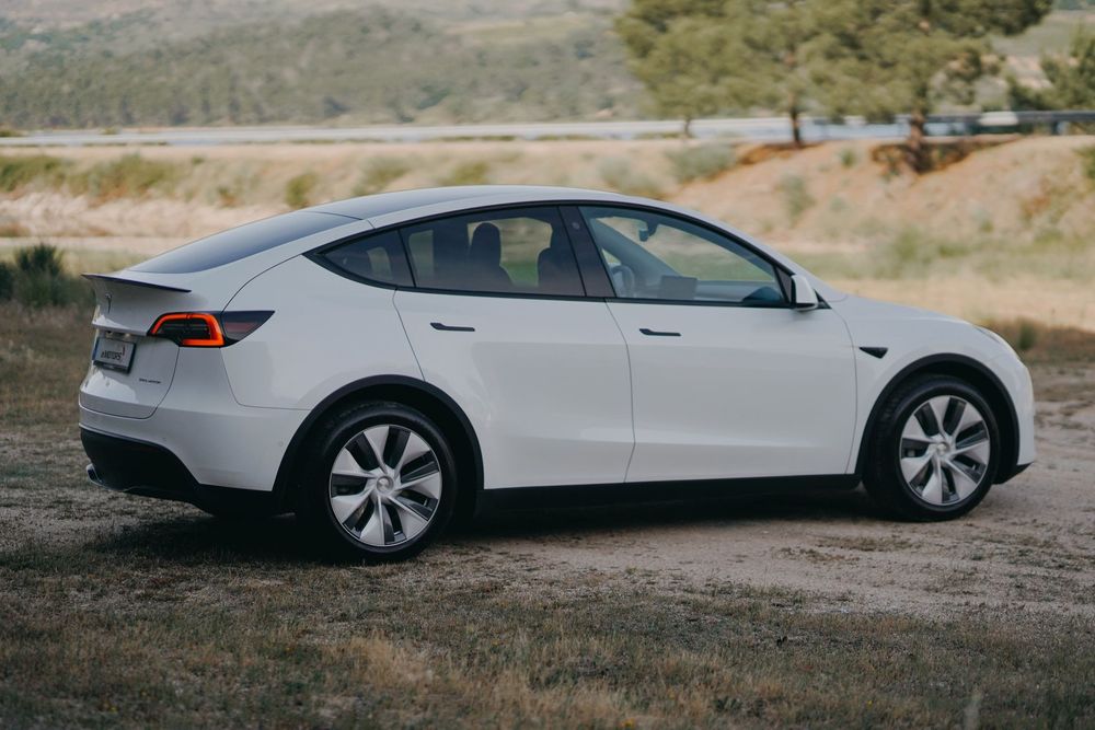 Tesla Model Y Long Range Dual Motor AWD