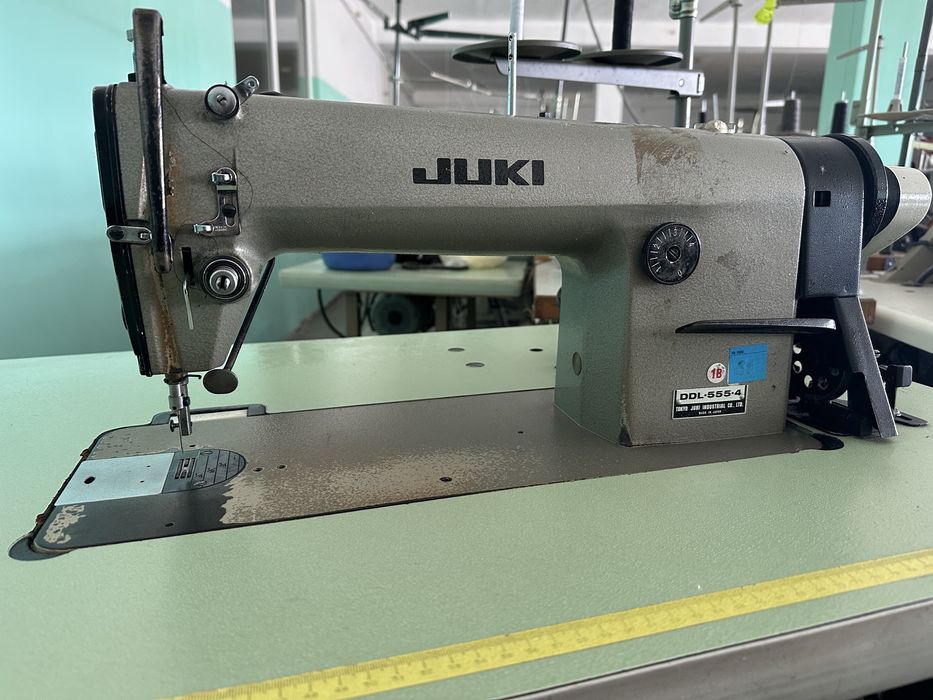 Одноголкова машинка Juki DDL - 555-4, прямострочка Juki