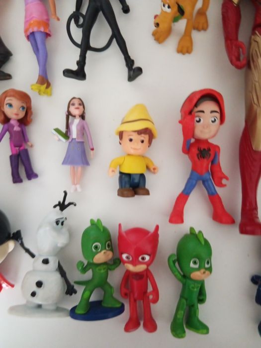 Lote 22 bonecos exclusivo lote 15€