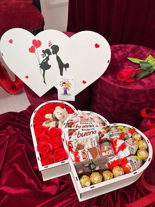 Подарункові набори бокси солодощі Кіндер Серце Х2