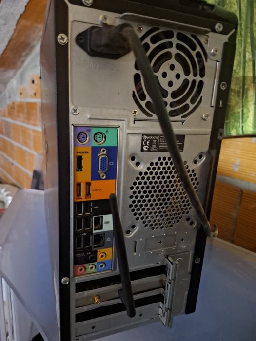 Computador fixo em bom estado