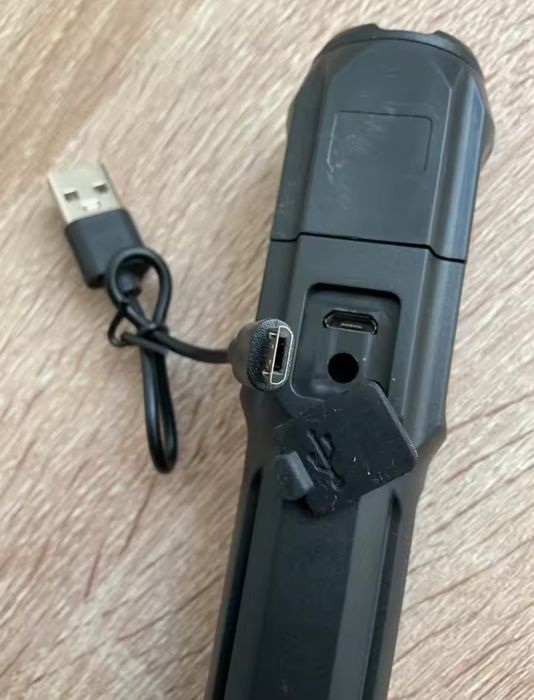 Ультрафиолетовый фонарик с зумом

395нм / 3 режима / с перезаряжаемым