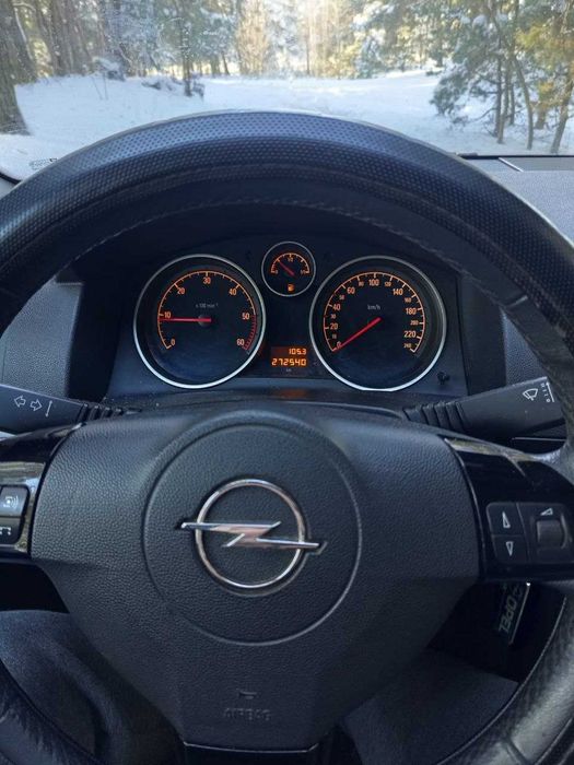 Opel Astra h 1.7 2011