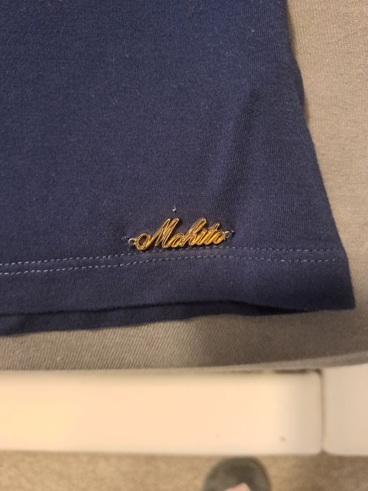 Granatowa bluzka z zabotem