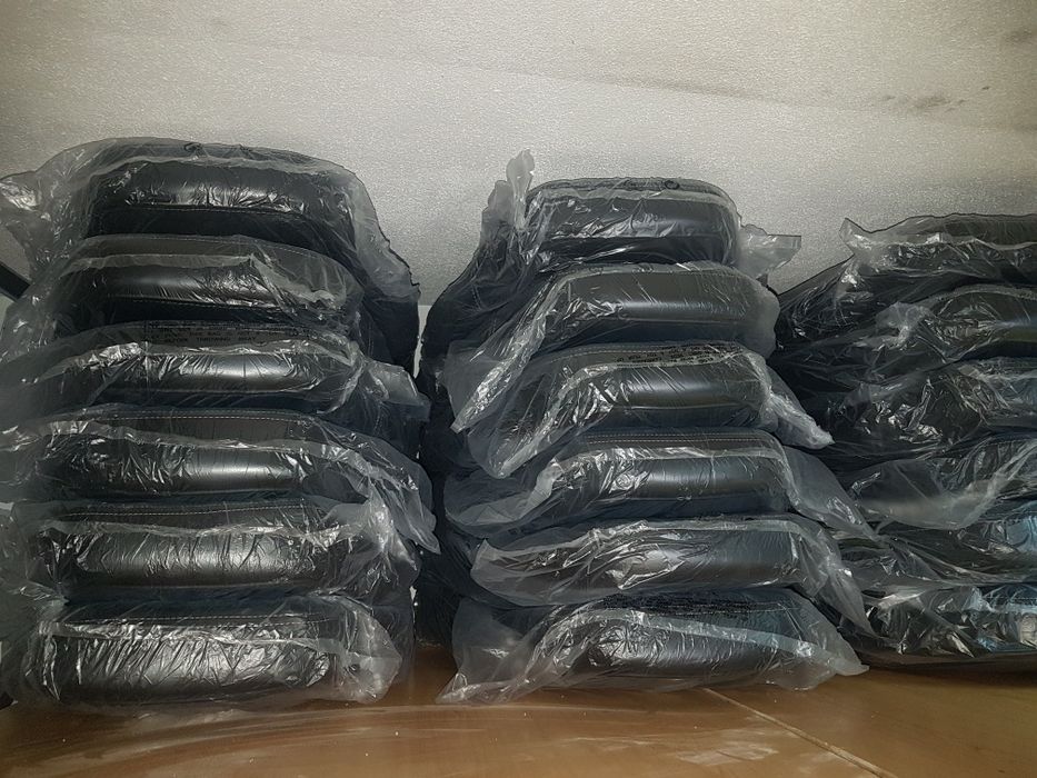 Cadeira novas pele sintética. Só as costas. Aceito propostas.