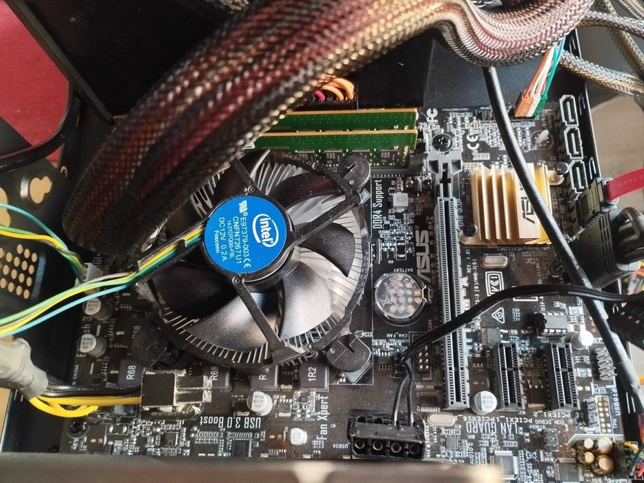 Computador ASUS H110M-A + Intel i5 7500 + 16GB RAM + SSD 240GB