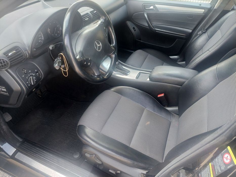 Vendo Mercedes  en ótimo estado de conservação  com caixa  automática