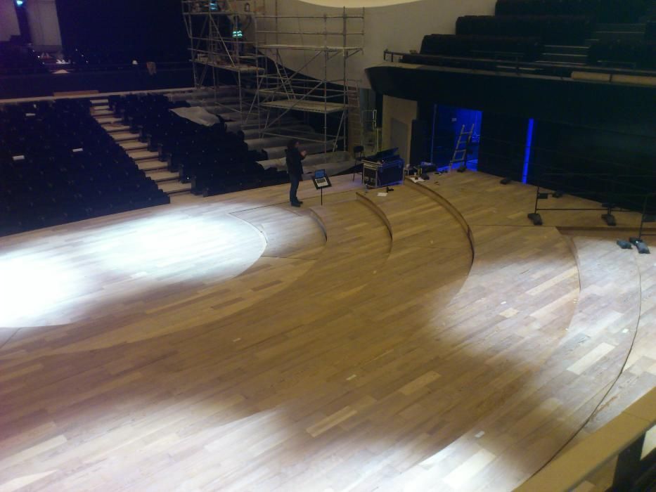 cyklinowanie bezpyłowe, renowacja schodów, lakierowanie, układanie