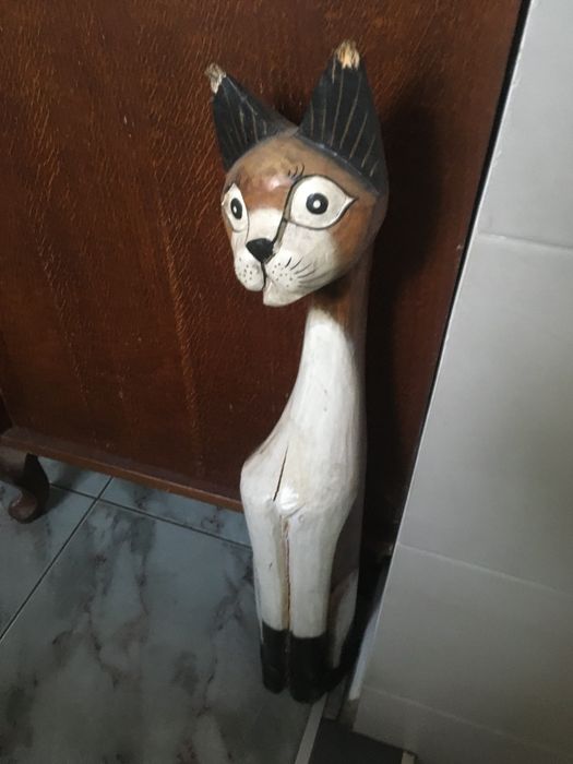 Koty drewniane dekoracja