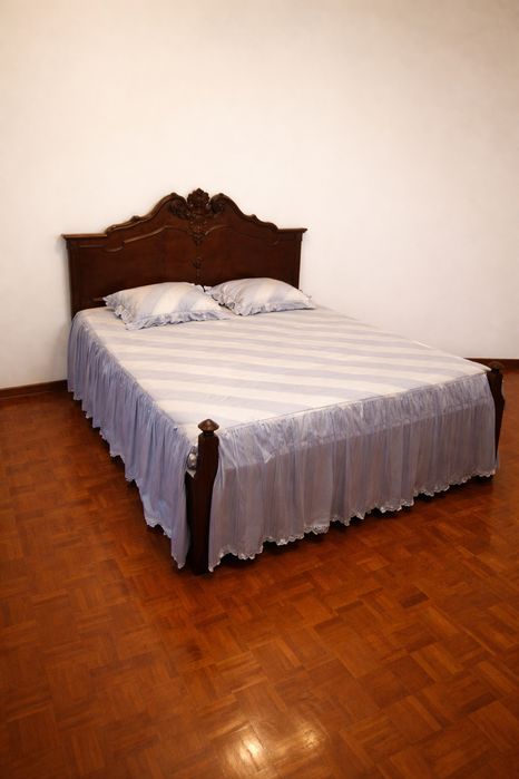 Cama casal + estrado 1.40 x 2