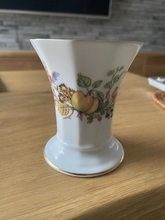 Porcelanowy wazonik aynsley