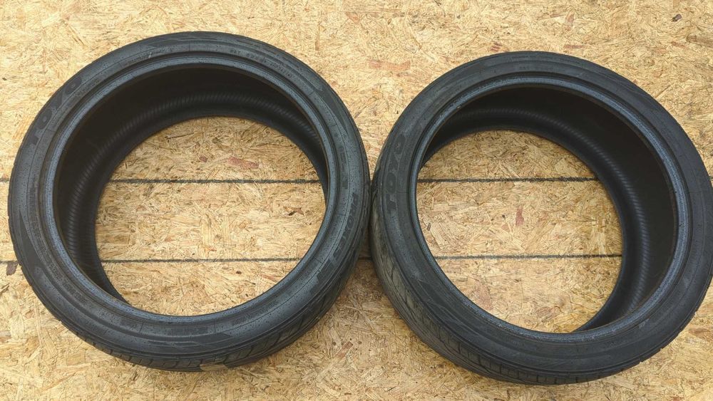 Шини TOYO R22 285/35