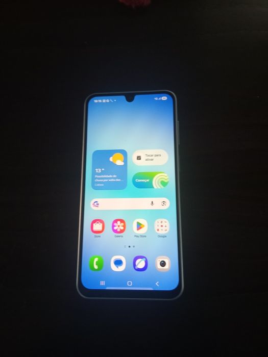 Telemóvel da marca Samsung.