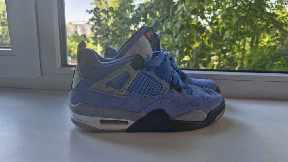 Кросівки Nike Air Jordan 4 Retro University Blue