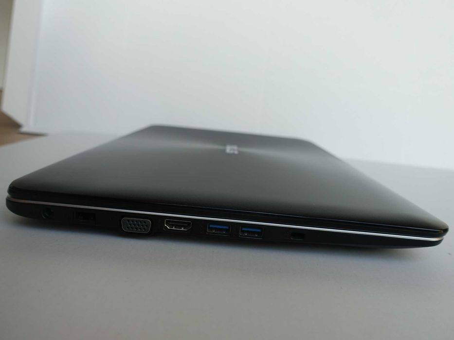 Laptop ASUS A 555L