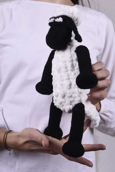 Baranek Shaun - maskotka na szydełku dla dziecka- rękodzieło, handmade
