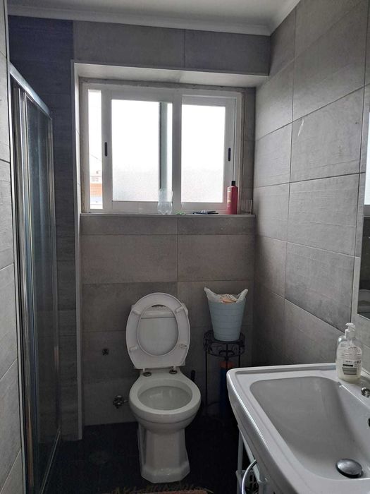 Quarto  partilhado/Damaia