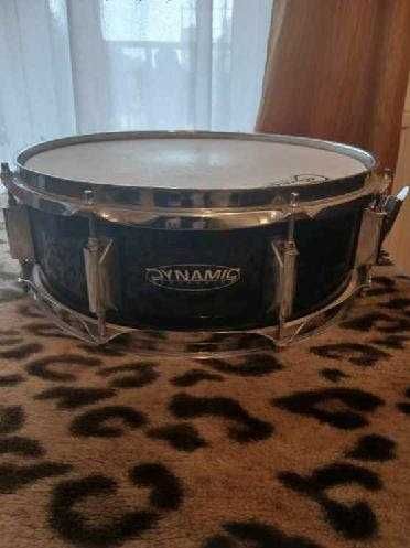 Perkusja millenium brzoza centrala Indonezja  brzoza