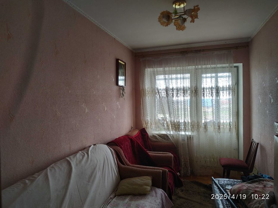 Продам 1/2 житлового будиноку.