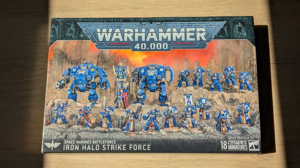 Iron Halo box / Warhammer 40K