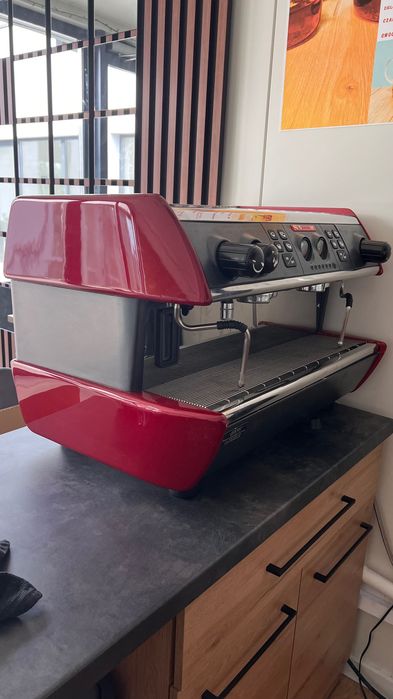 Profesjonalny ekspres do kawy 2-grupowy La Spaziale S3.