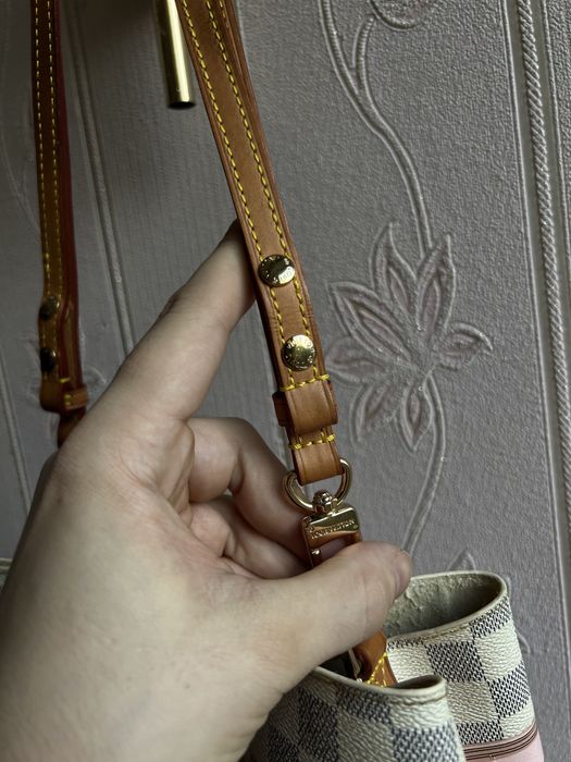 Сумка кожаная на длинном ремне Louis Vuitton оригинал номерная