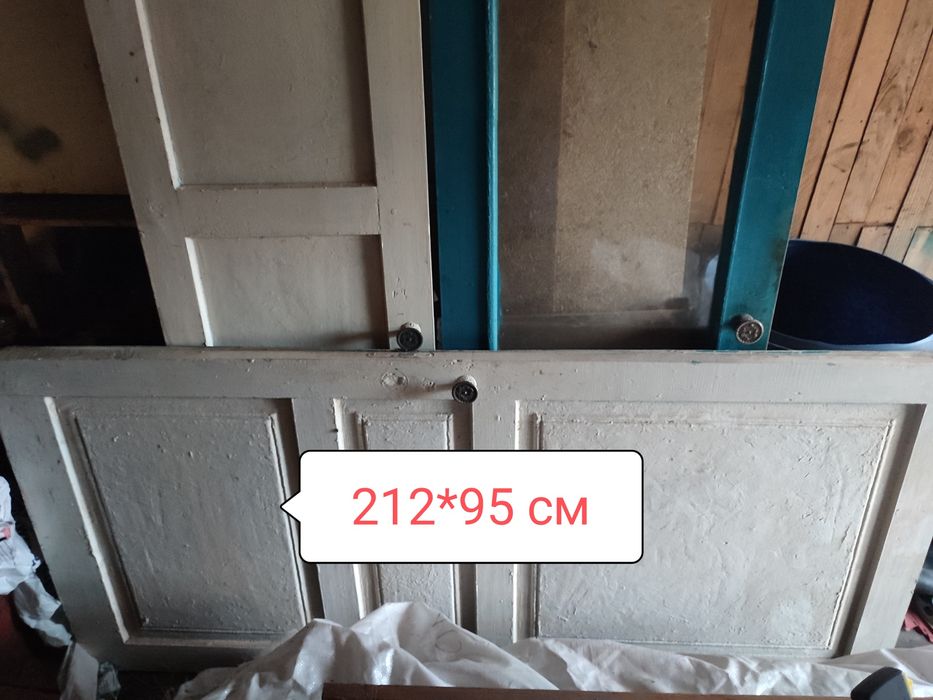 Двері дерев'яні .