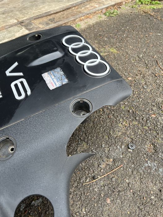 Кришка мотора ауді 2.5