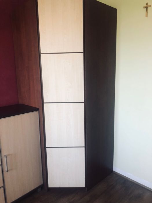 Sprzedam dużą ,pojemną szafę  narożną