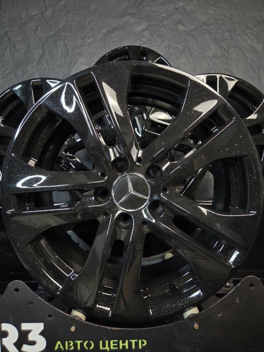 Оригінальний литий диск Mercedes-Benz R17 5×112 ET47 7.5J D66.6 A2044017502 (Gloss Black)