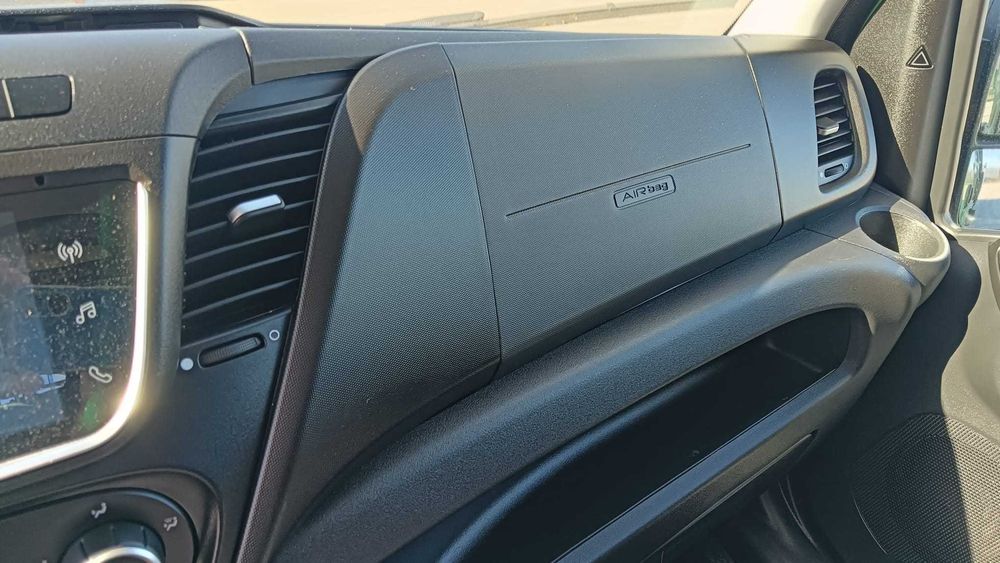 IVECO DAILY 40C16 3.0 160 CV – 7 LUGARES – BASCULANTE – 2025