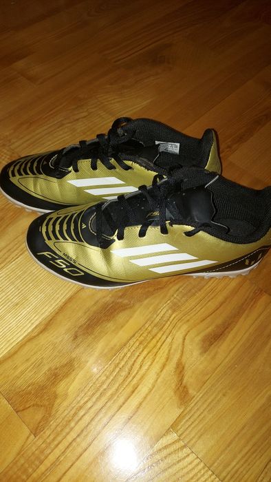 Взуття для футболу, бутси Adidas, 35р.