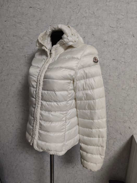 Лёгкий пуховик Moncler,оригинал