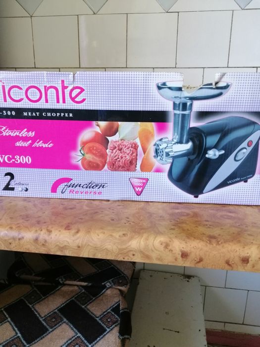 Электро мясорубка  viconte