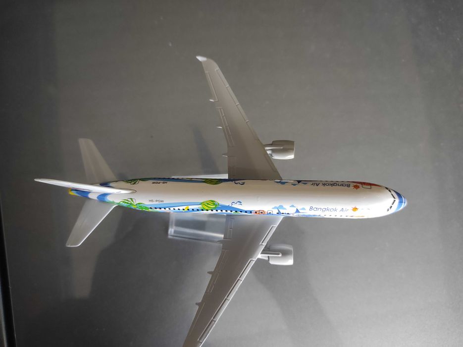 Nowy metalowy model samolotu Airbus A320