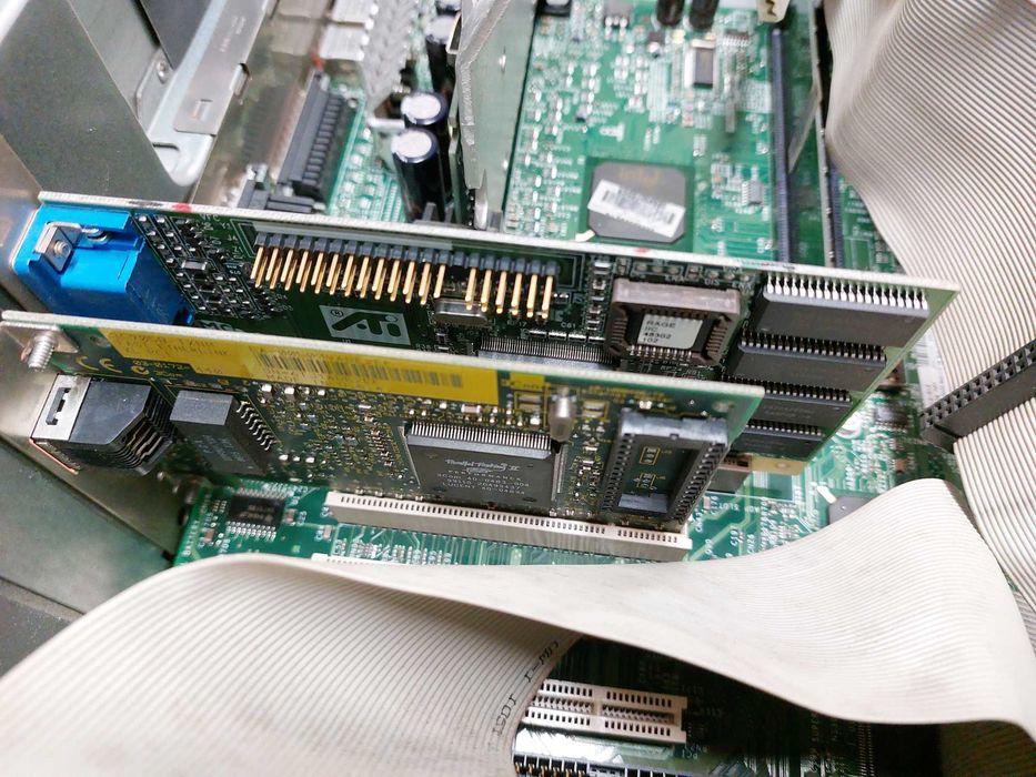 Stary komputer zabytek COMPAQ Deskpro 266 MHz