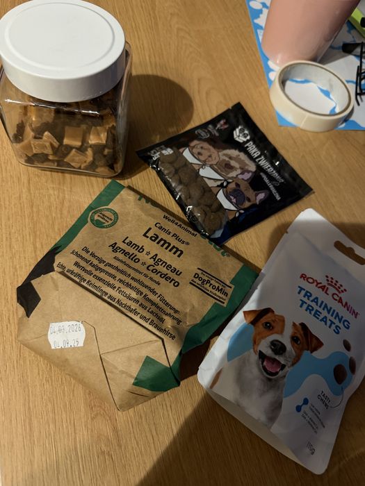 Oddam smaczki i karme dla szczeniaka