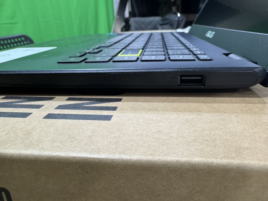 Portátil ASUS Vivobook Go 14