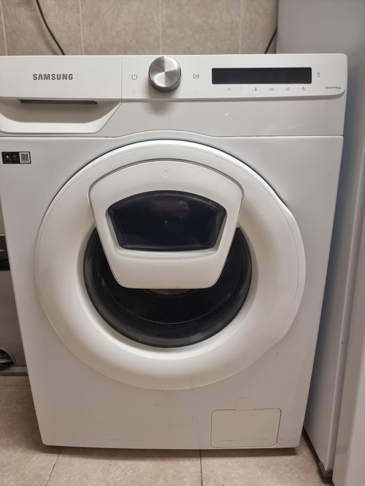 Máquina de lavar roupa avariada