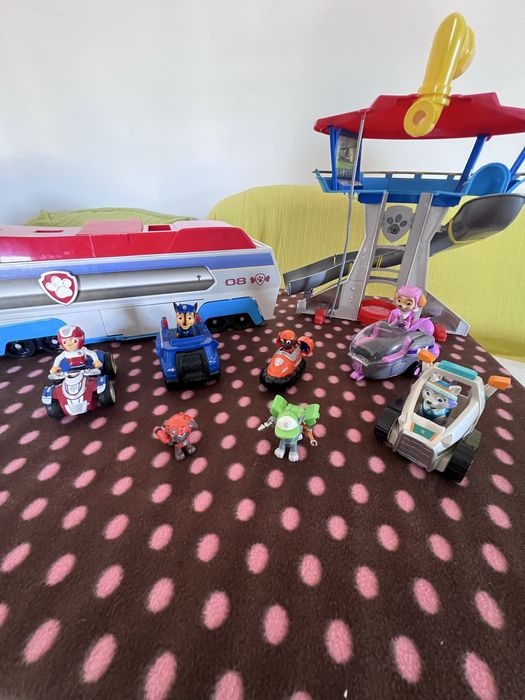 Camião  e Torre de Controlo Patrulha Pata com figurinas