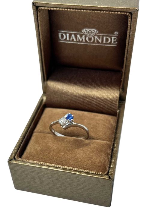 Wyjątkowy złoty pierścionek z diamentempr. 585 14K waga 1,71g r. 13